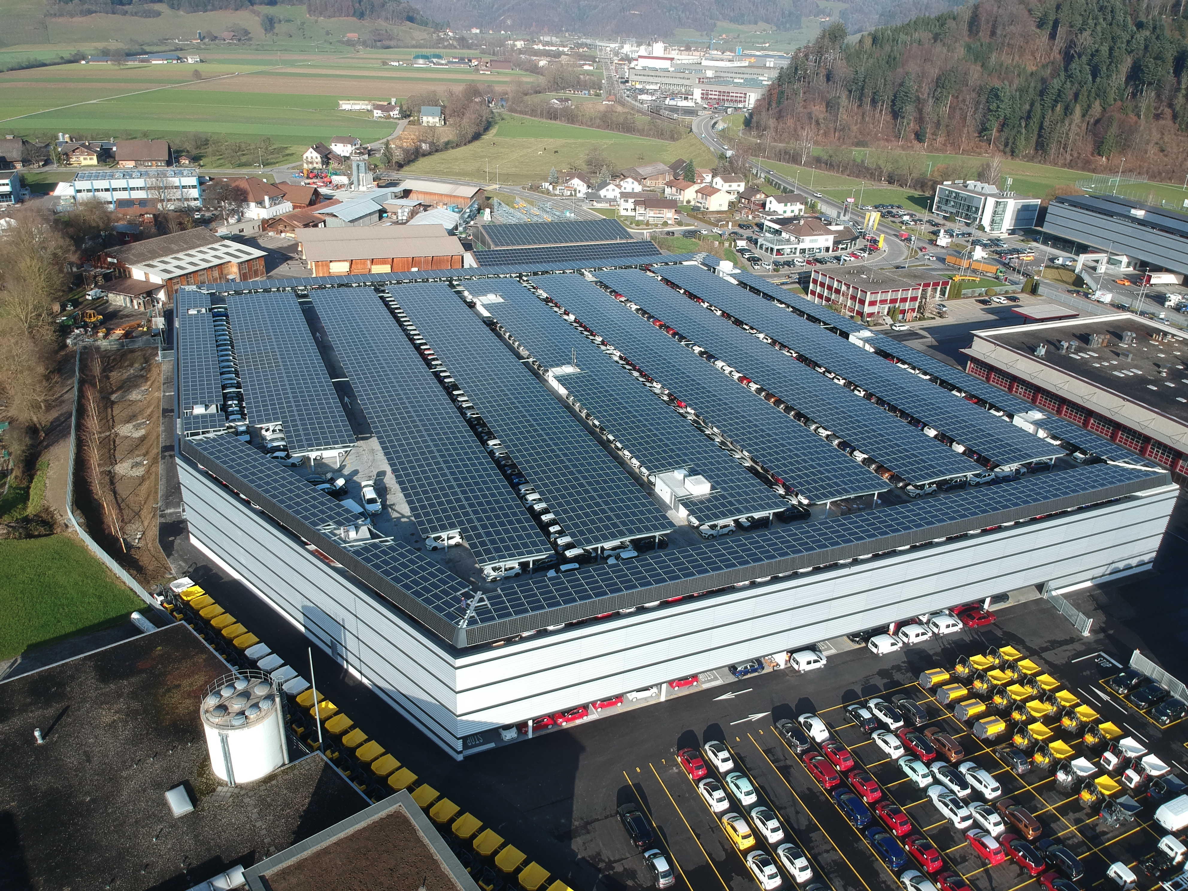 A PV canopy for a parking space at Galliker Transporte in Altishofen