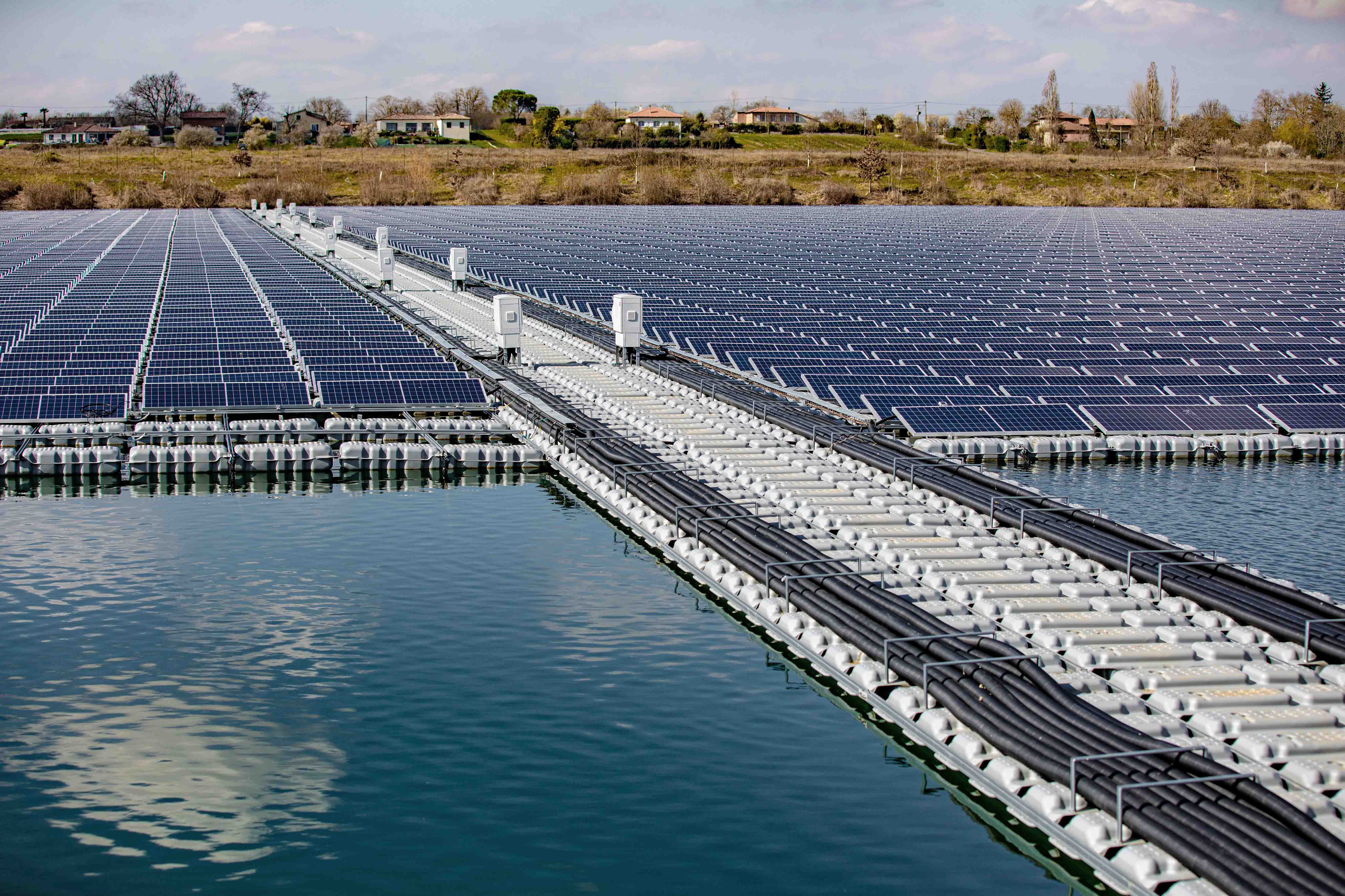 We also have the know-how for floating solar plants