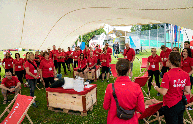 Axpo Volunteers beim letzten Briefing