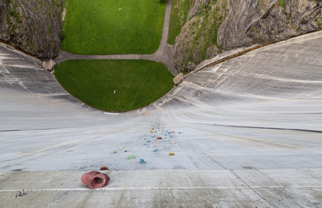 The dam in the Blenio Valley is an attraction for climbers and has the world's highest artificial climbing wall with a course measuring 160 metres