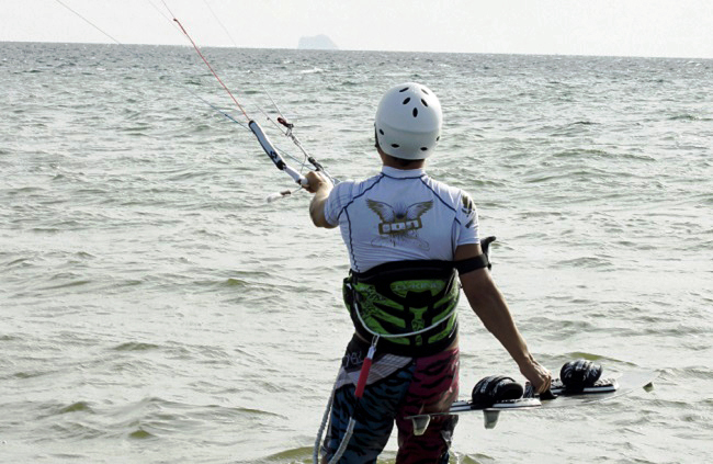 Michel Maiorano beim Kitesurfen...