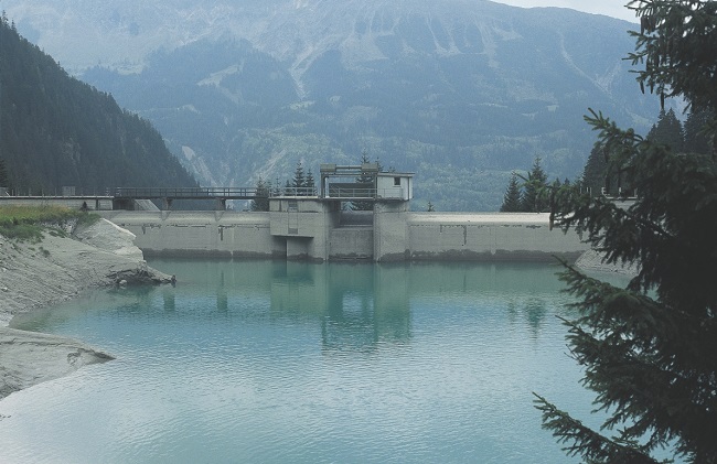 Das Staubecken im Val Russein