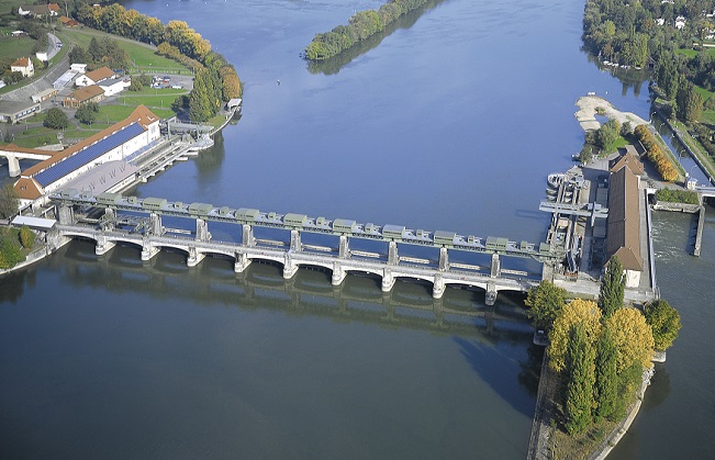 KW Augst-Whylen: Von 1908 bis 1912 erbaut und zwischen 1990 und 1994 erneuert, produziert es jährlich im Schnitt 200 GWh Strom.